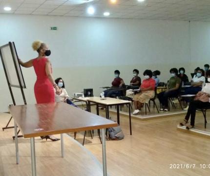 Karen Dade presents “Introduction to Multicultural Education Theory & Practice” at the University of Cape Verde in Praia, Cabo Verde. // Photo courtesy of professor Karen Dade.